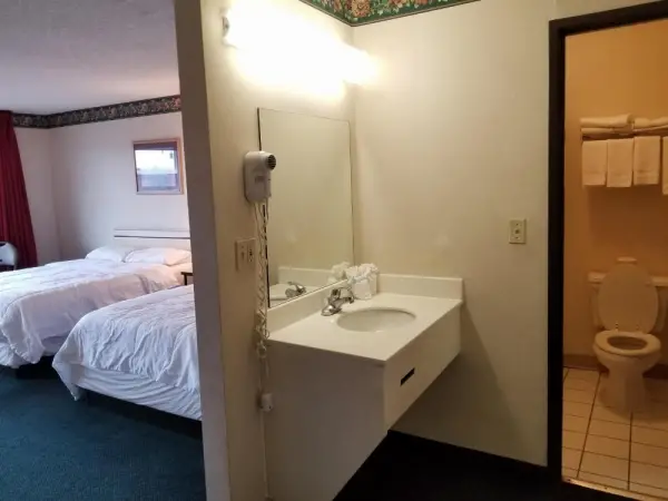 TravelStar Inn & Suites 5