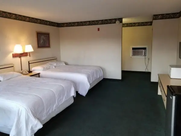 TravelStar Inn & Suites 8